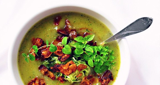 Cuketová polévka s vegan slaninou