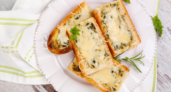 Zapečené bagetky s mozzarellou