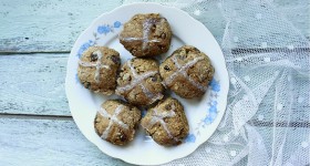 Hot cross buns