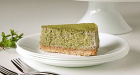 Matcha cheesecake se sezamem