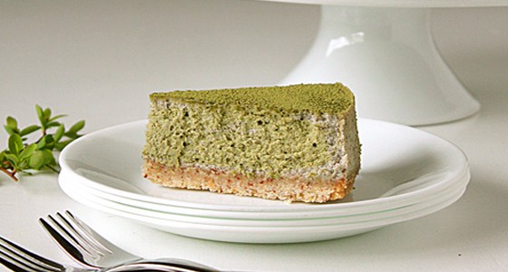 Matcha cheesecake se sezamem