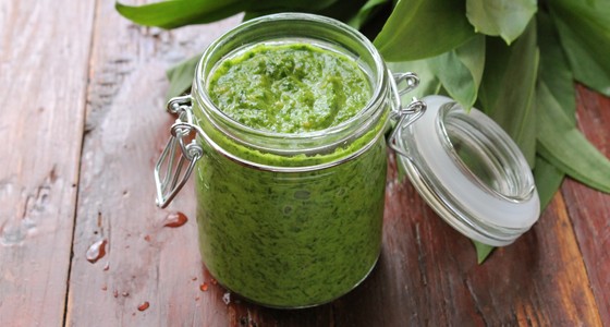 Pesto z medvědího česneku