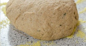 Celozrnné těsto na pizzu
