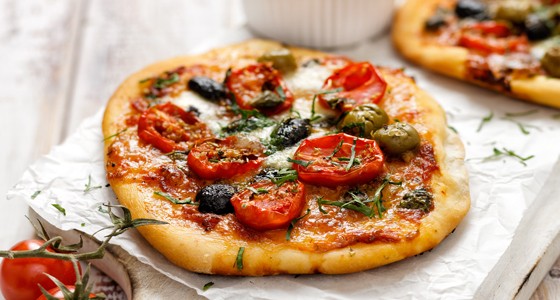 Mini pizzy s cherry rajčaty