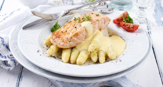 Losos s chřestem a holandskou omáčkou