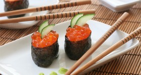 Gunkan sushi s kaviárem
