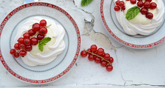 Mini Pavlova s rybízem
