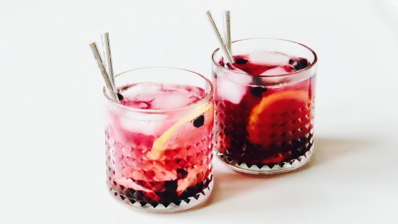 Borůvkovo-zázvorový spritzer