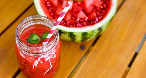Melounové smoothie s granátovým jablkem