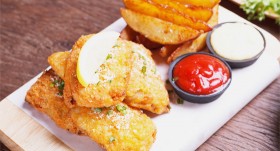 Kapří fish and chips s omáčkami