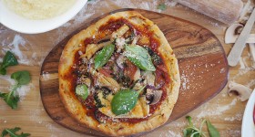 Domácí pizza se šunkou